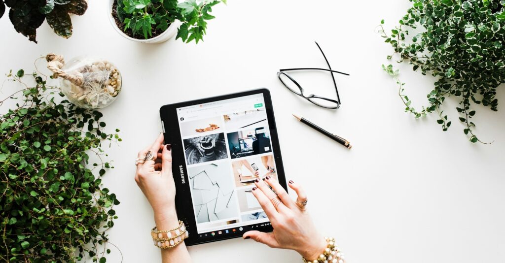 The-Remote-Ideas-Blog-10-Online-Side-Hustles-You-Can-Start-from-Home-in-2025