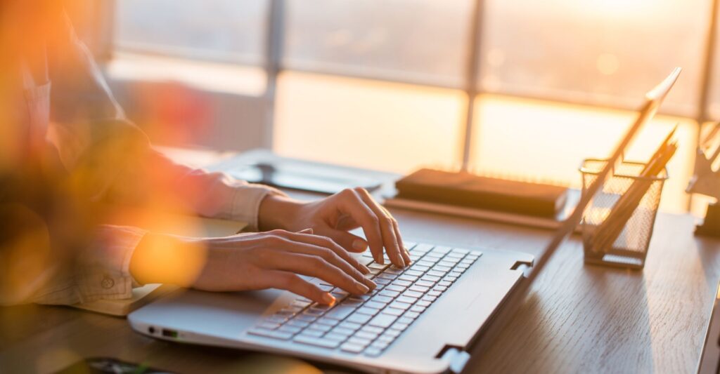 A freelancer trying to use time blocking to schedule tasks.